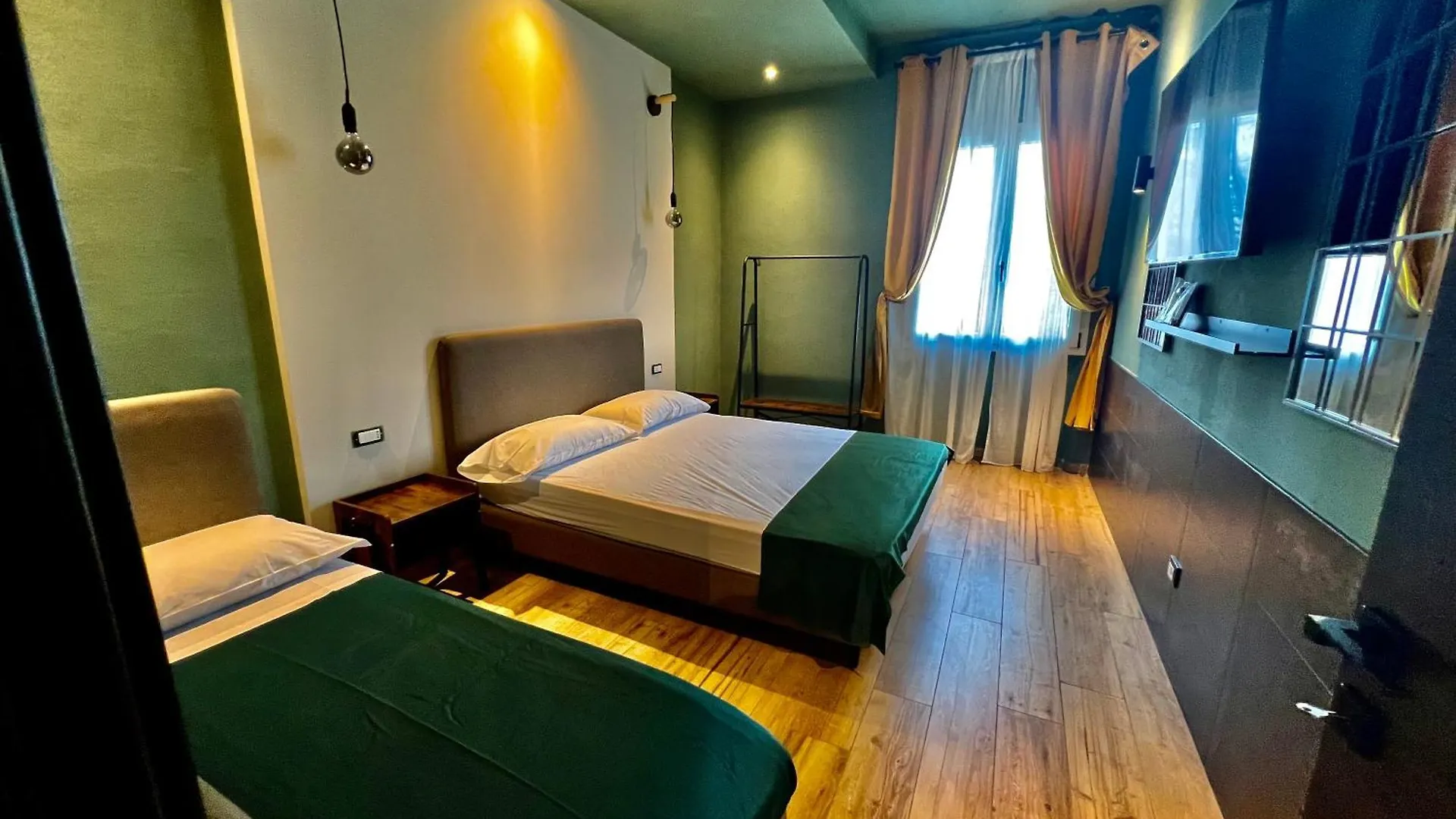 Homingpisa - Gemini Two Apartment